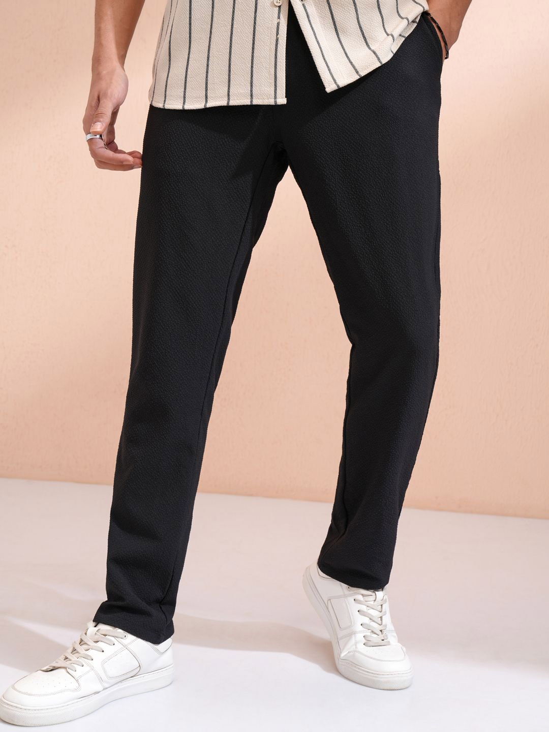 

HIGHLANDER Men Slim Fit Trousers, Black