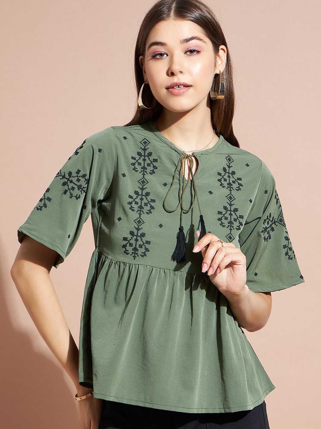 

DressBerry Women Floral Print Tie-Up Neck Crepe Crop Top, Green