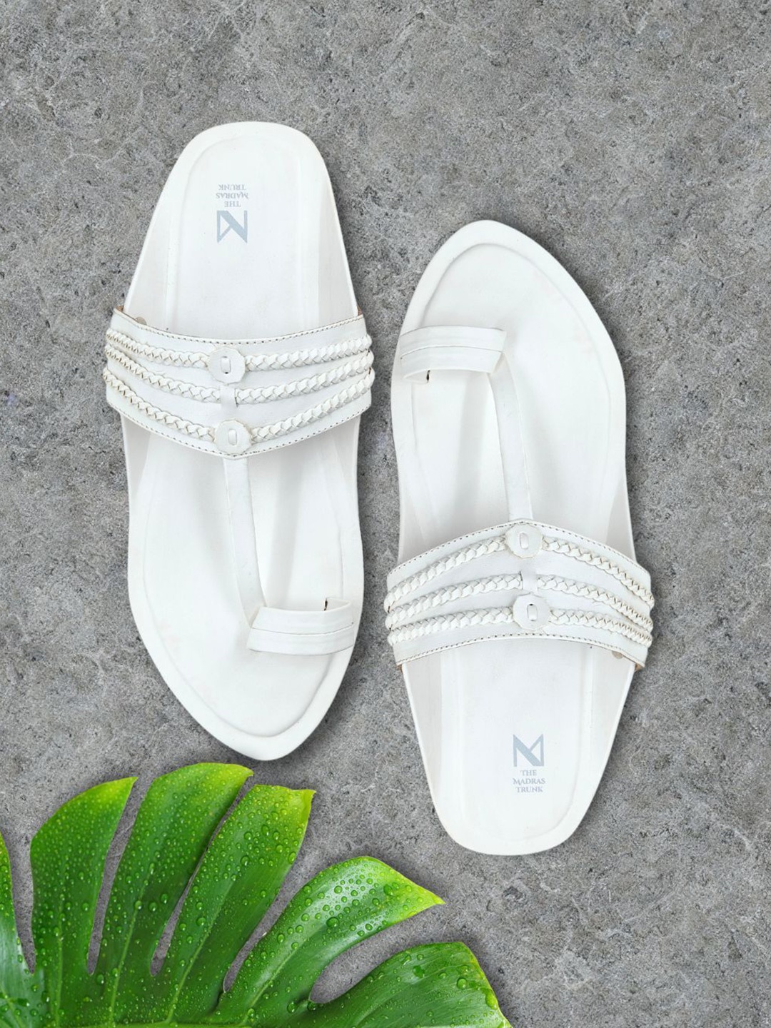 

THE MADRAS TRUNK Men Comfort Sandals, White