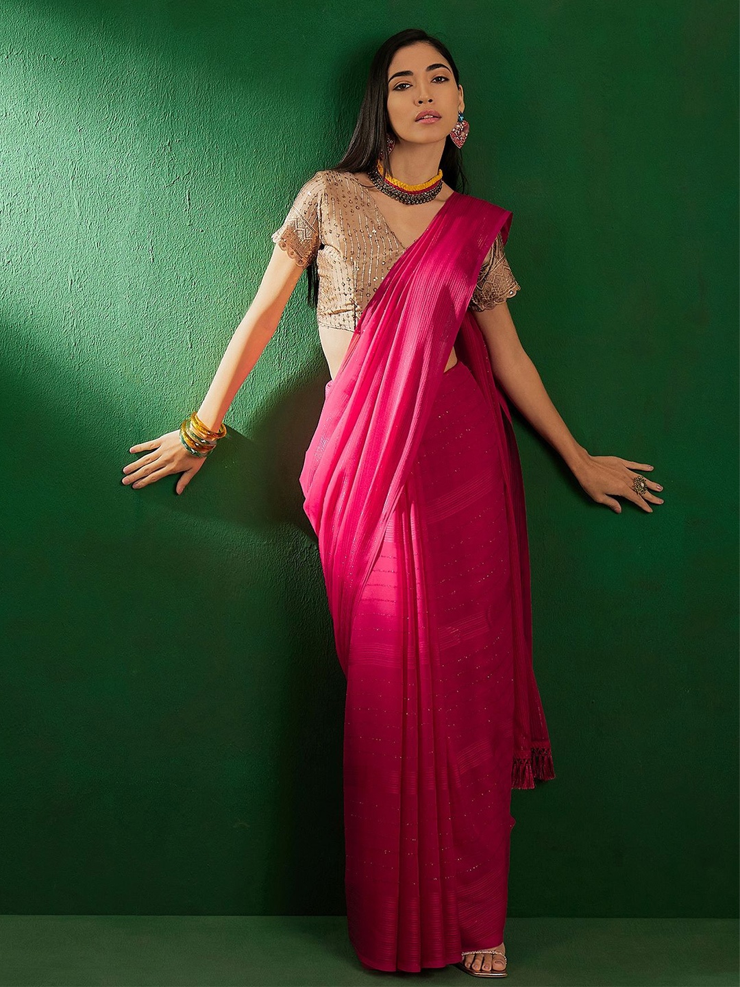 

Suha Embellished Sequinned Art Silk Saree, Pink