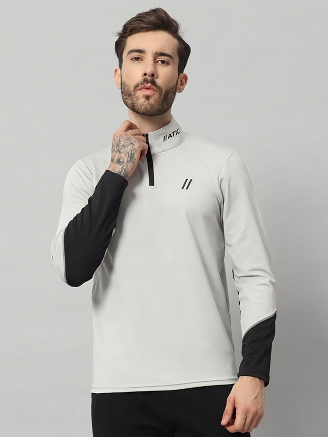 

ATICX Men Brand Logo Colourblocked High Neck Compression T-shirt, Off white