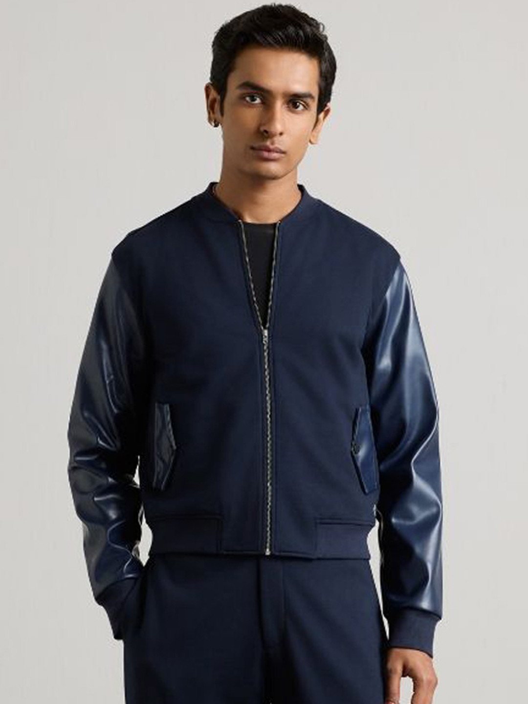 

Muvazo Mandarin Collar Long Sleeves Sweatshirt With Trouser, Navy blue