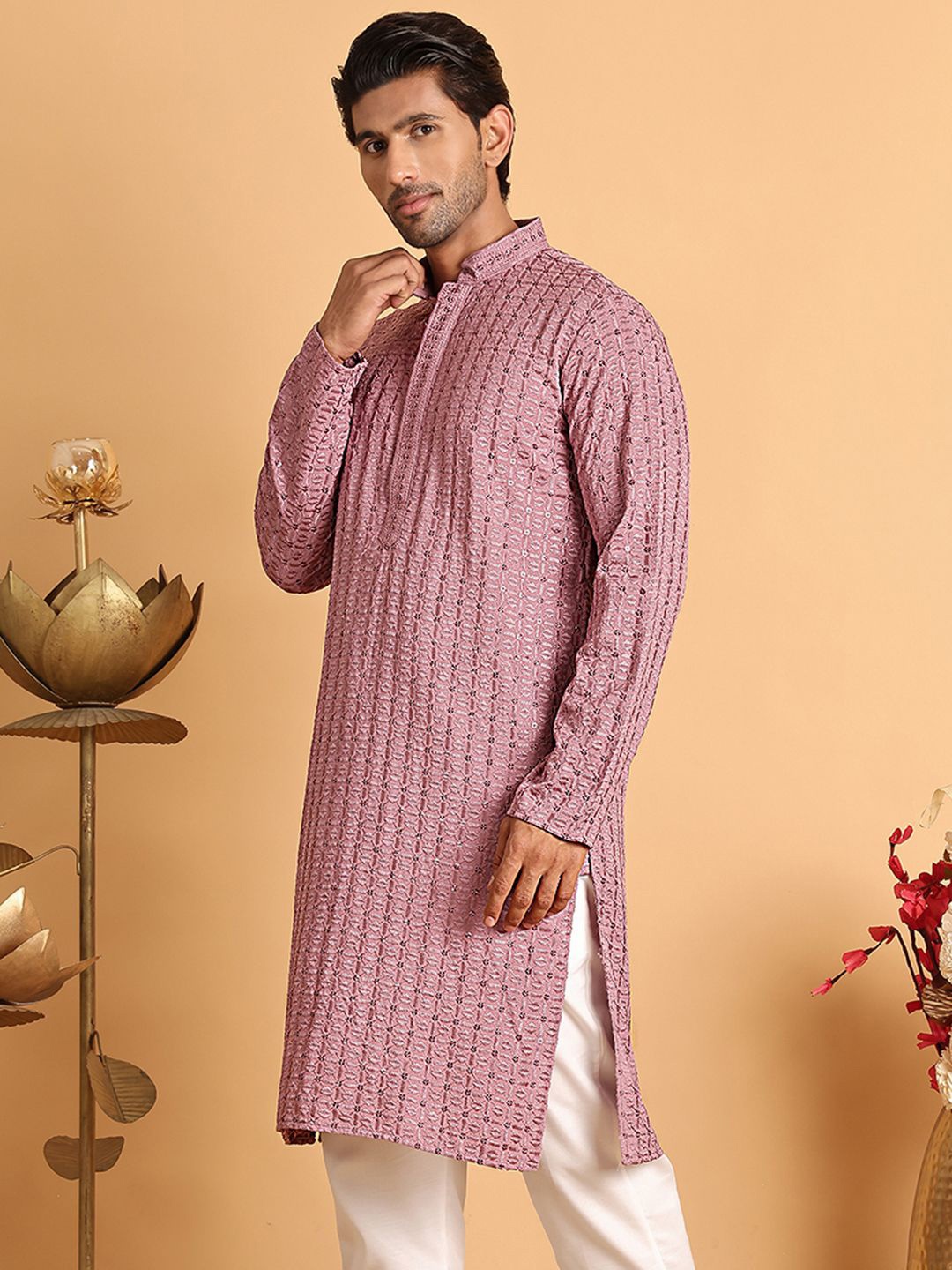 

Anouk Men Geometric Embroidered Chikankari Kurta, Magenta