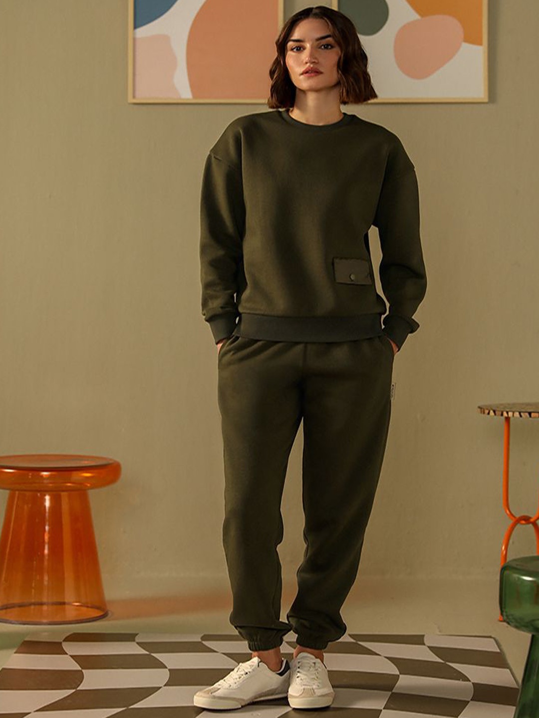 

Muvazo Round Neck Long Sleeves Sweatshirt With Jogger, Olive