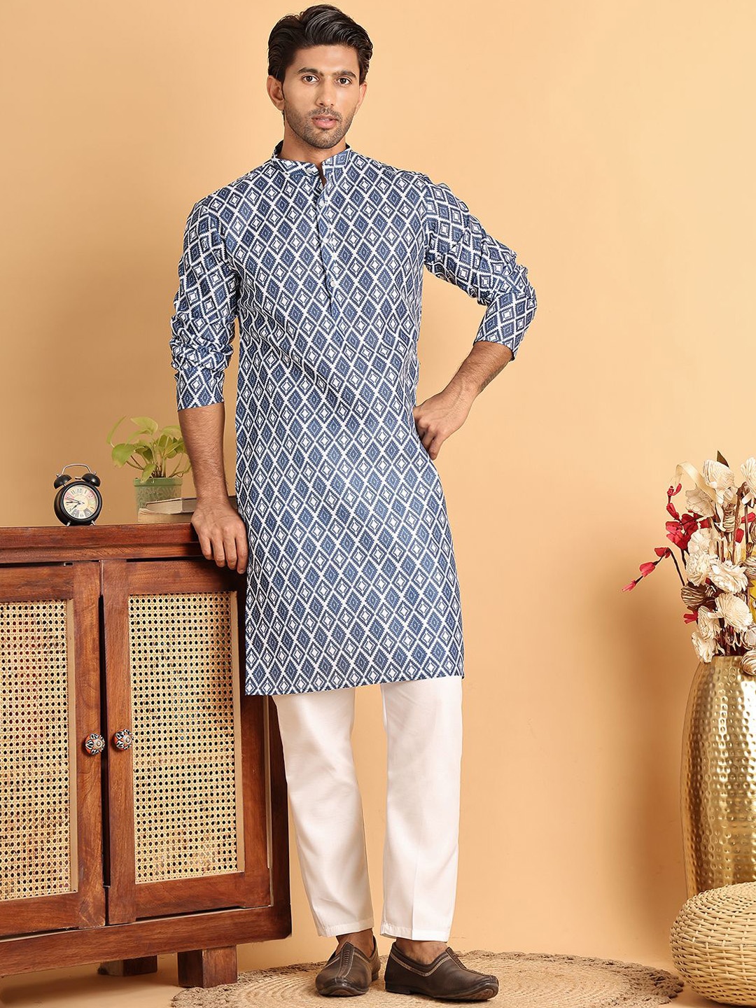 

Anouk Men Printed Regular Kurta with Pyjamas, Blue