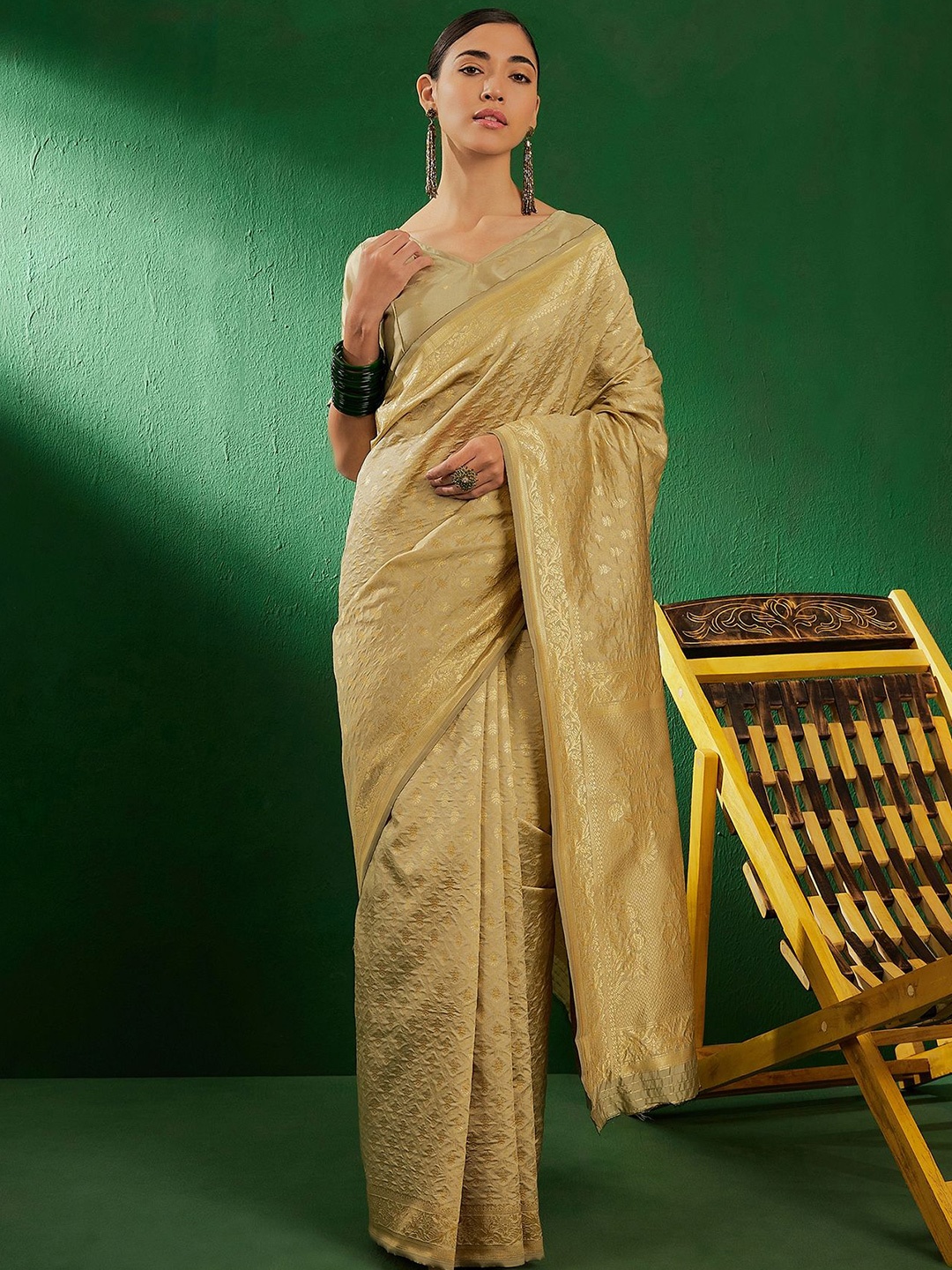 

Suha Woven Design Zari Art Silk Ready to Wear Banarasi Saree, Beige