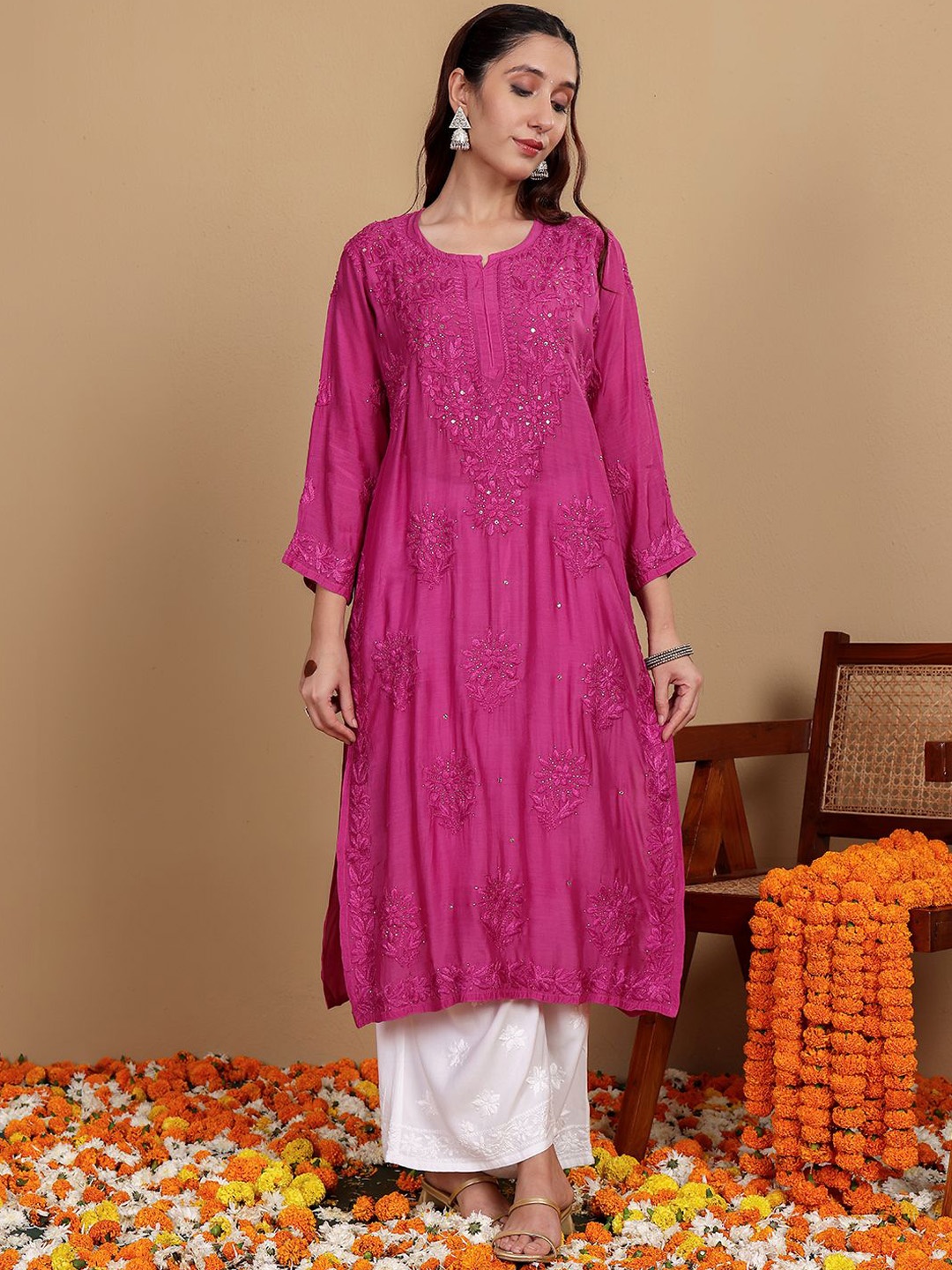 

Chowkhat Women Ethnic Motifs Embroidered Mukaish Floral Handloom Chanderi Silk Kurta, Pink