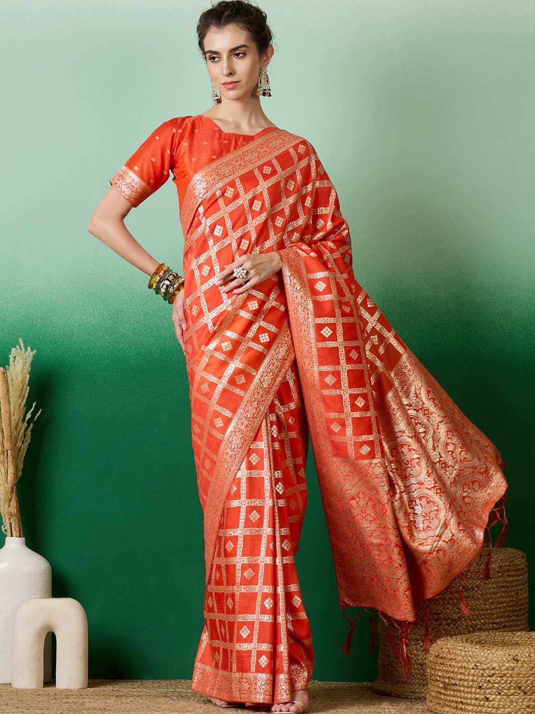 

Suha Woven Design Zari Art Silk Saree, Orange