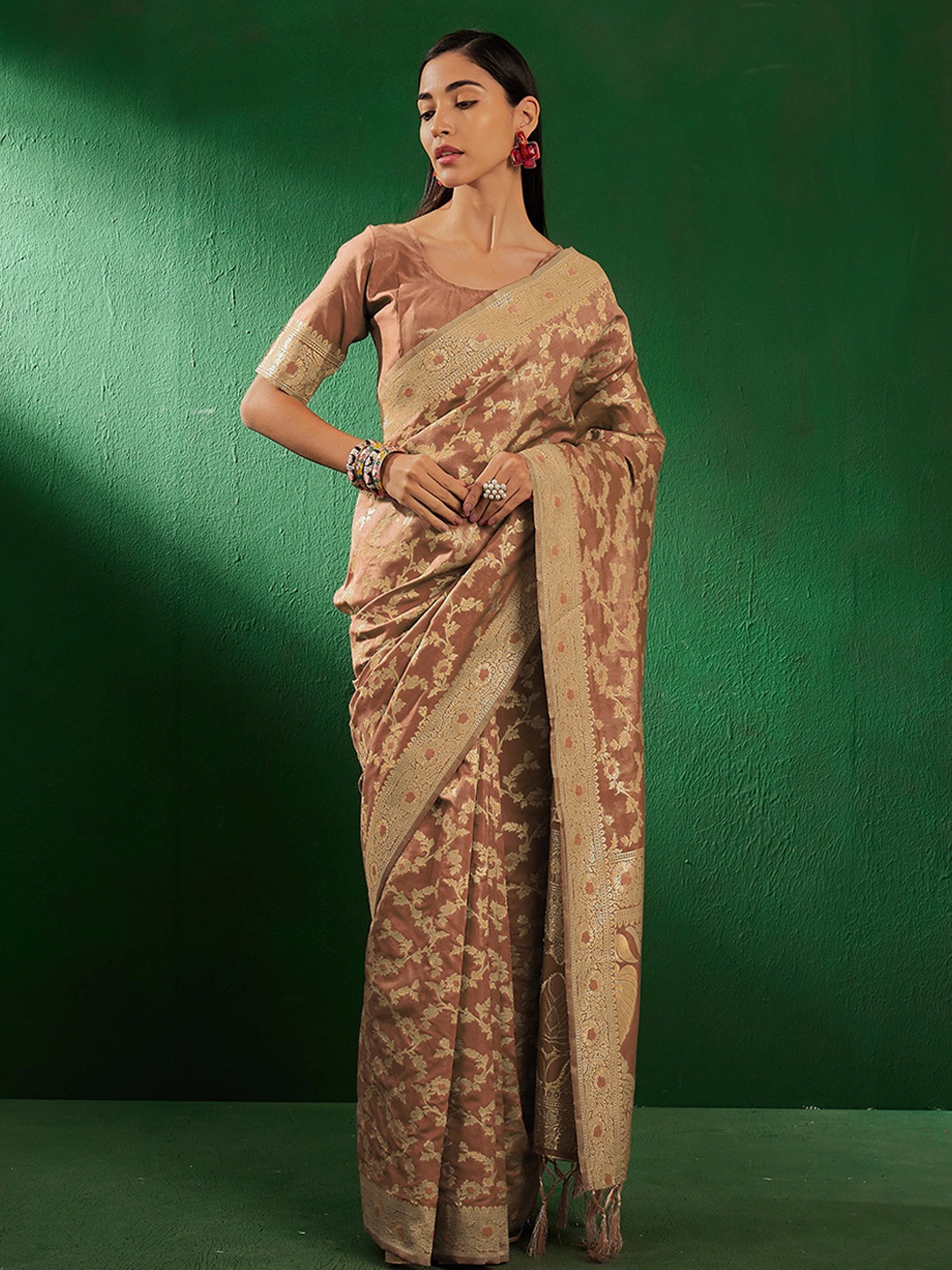 

Suha Woven Design Zari Art Silk Banarasi Saree, Brown