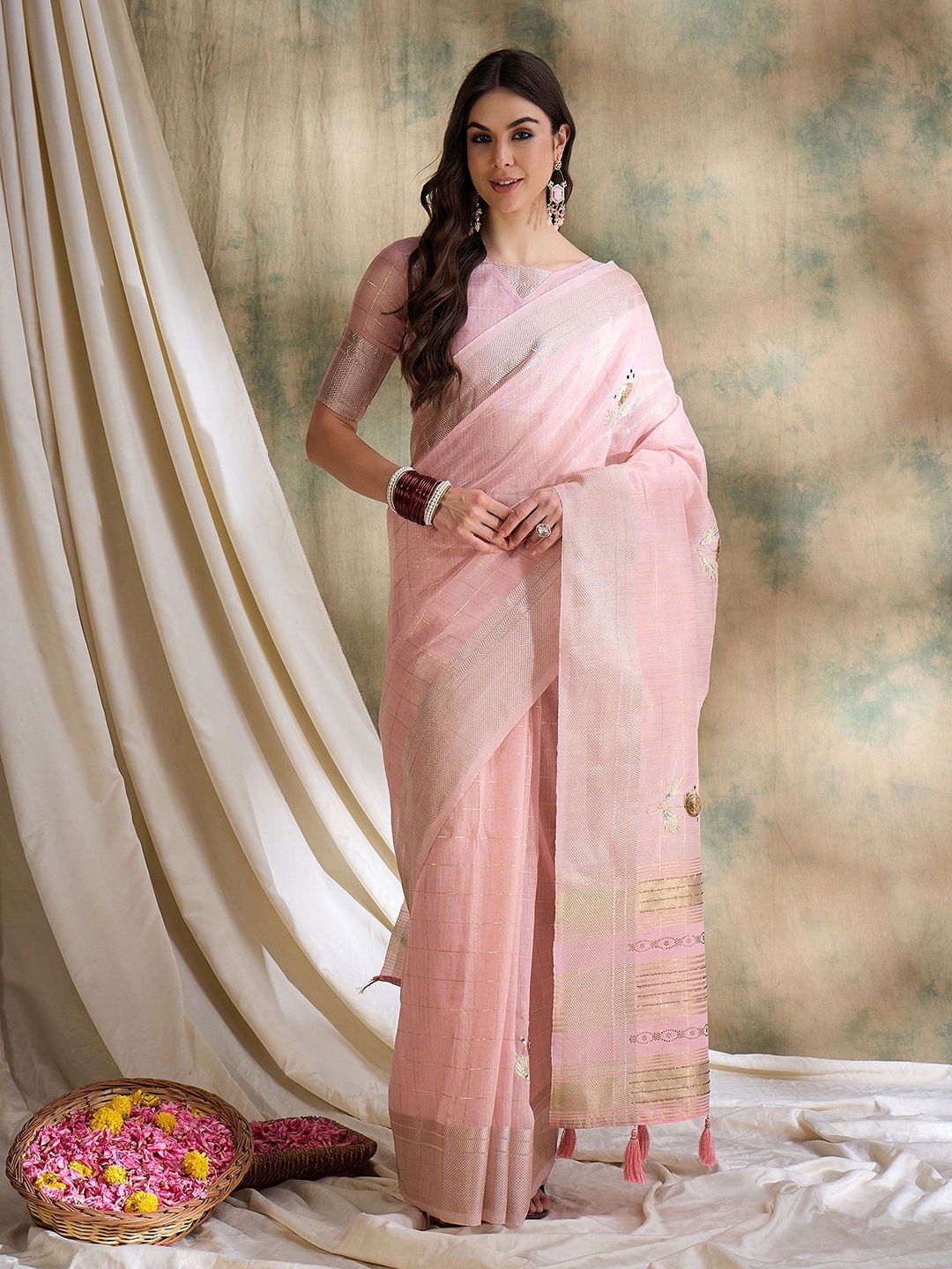 

Suha Embellished Ready to Wear Saree, Pink