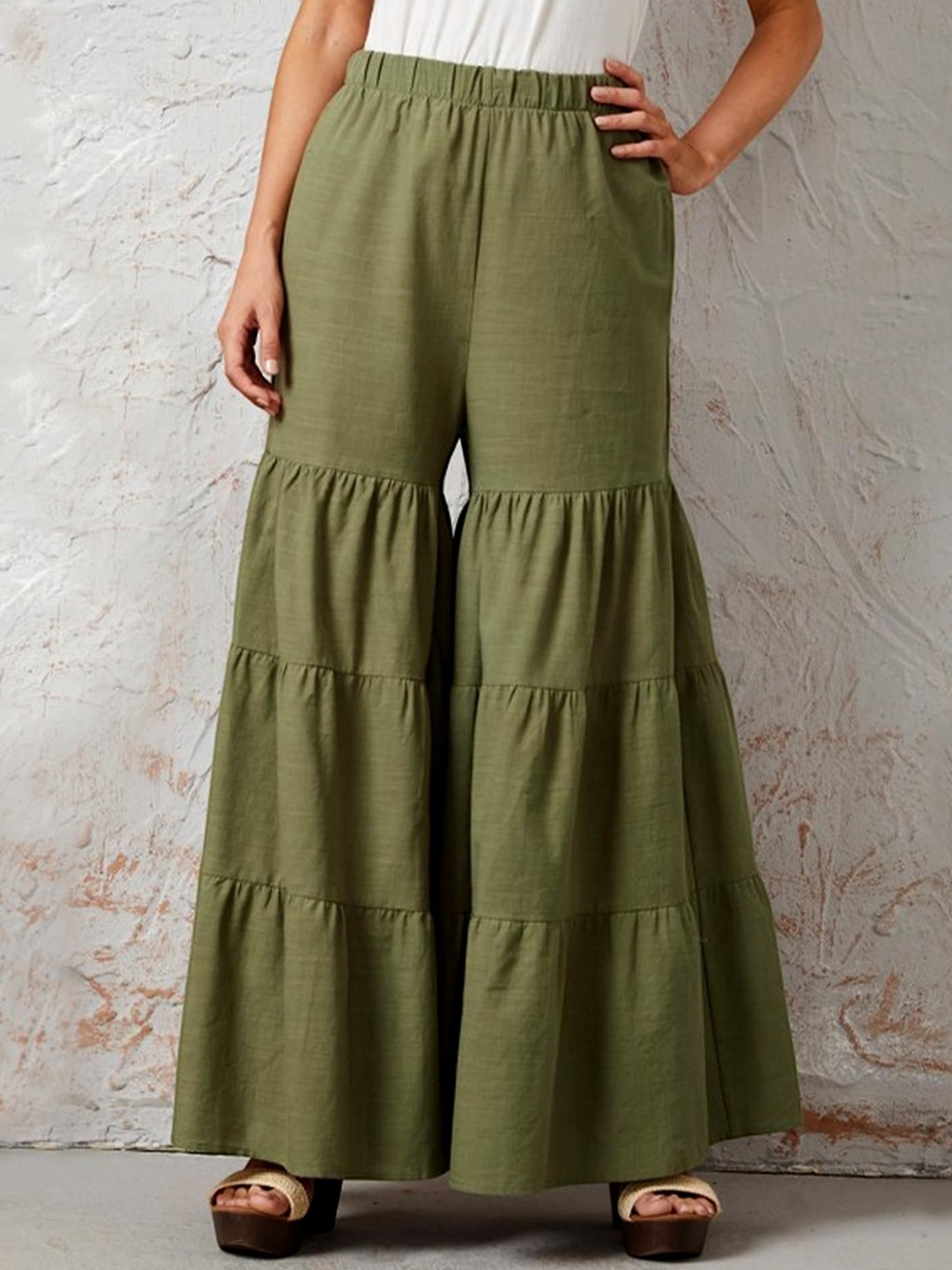 

CHANDERKASH Women Classic Loose Fit Pleated Trousers, Olive
