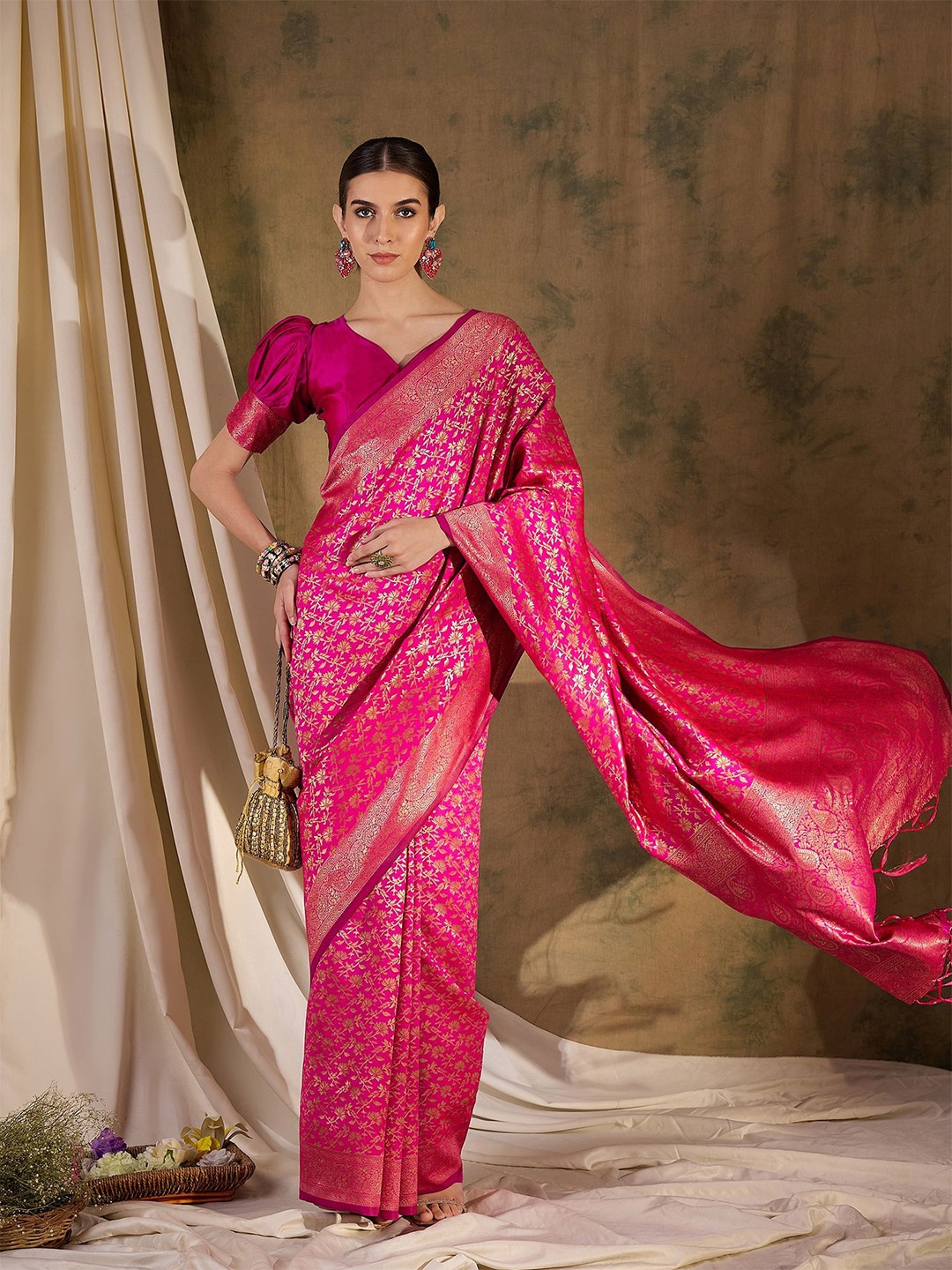 

Suha Woven Design Zari Art Silk Ready to Wear Banarasi Saree, Pink