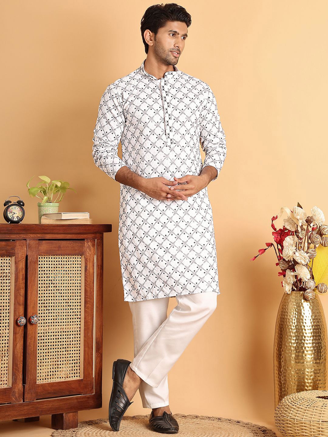 

Anouk Men Floral Embroidered Regular Sequinned Kurta with Pyjamas, White