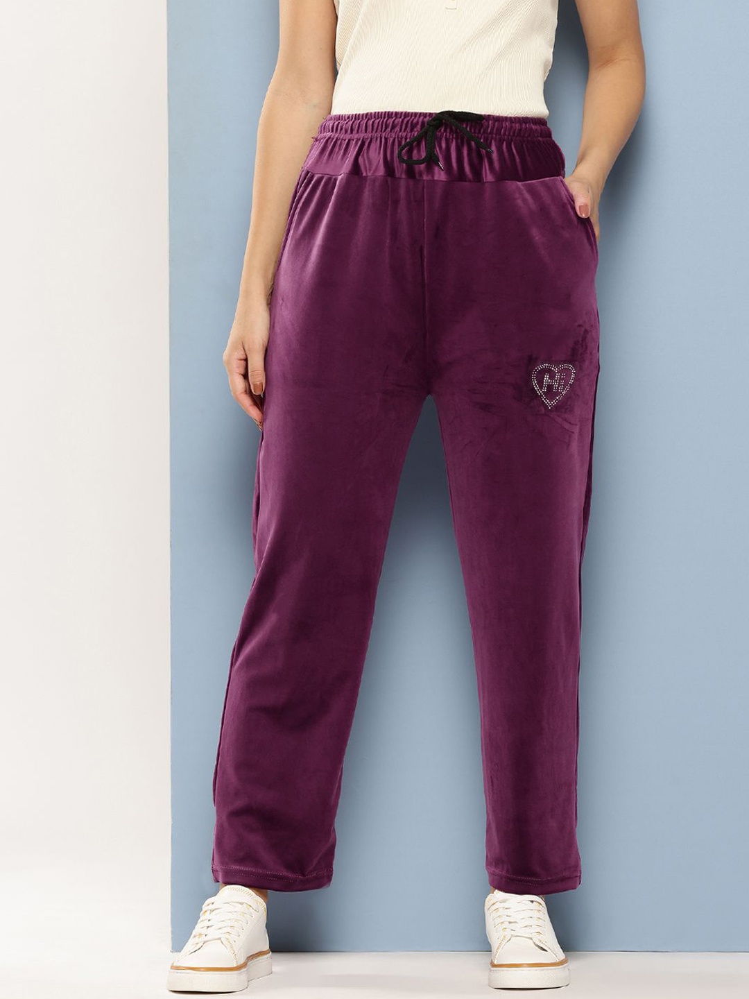 

The Roadster Lifestyle Co. Women Embellished Mid-Rise Velvet Track Pant, Purple