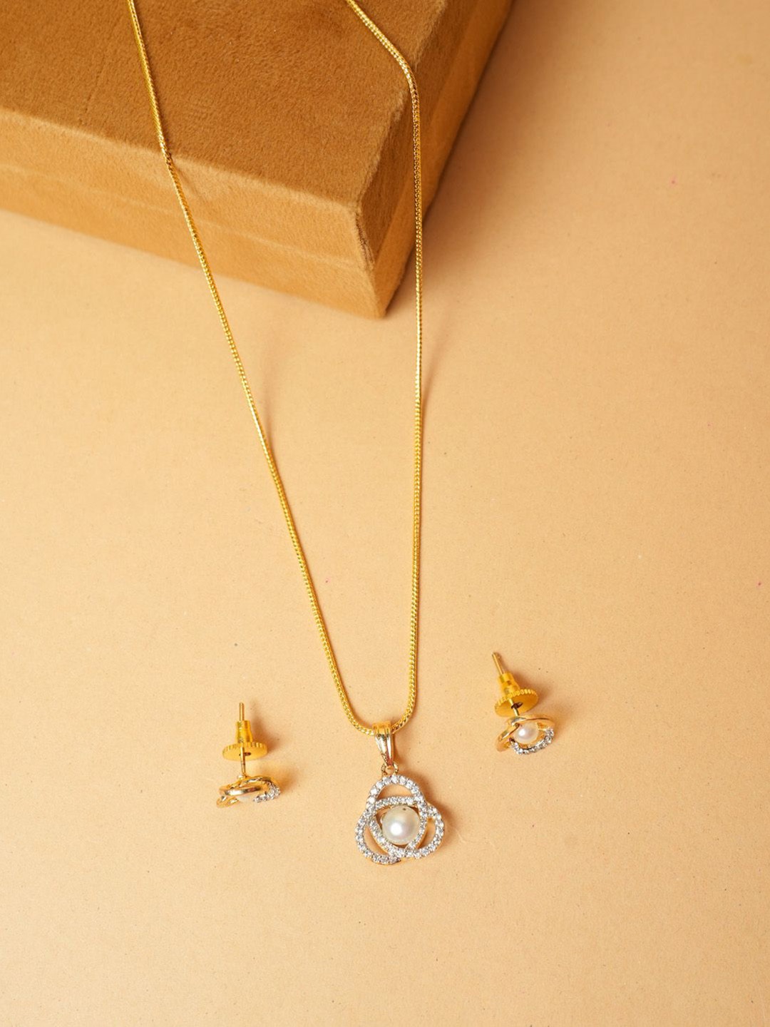 

VIRAASI CZ-Studded Jewellery Set, Gold