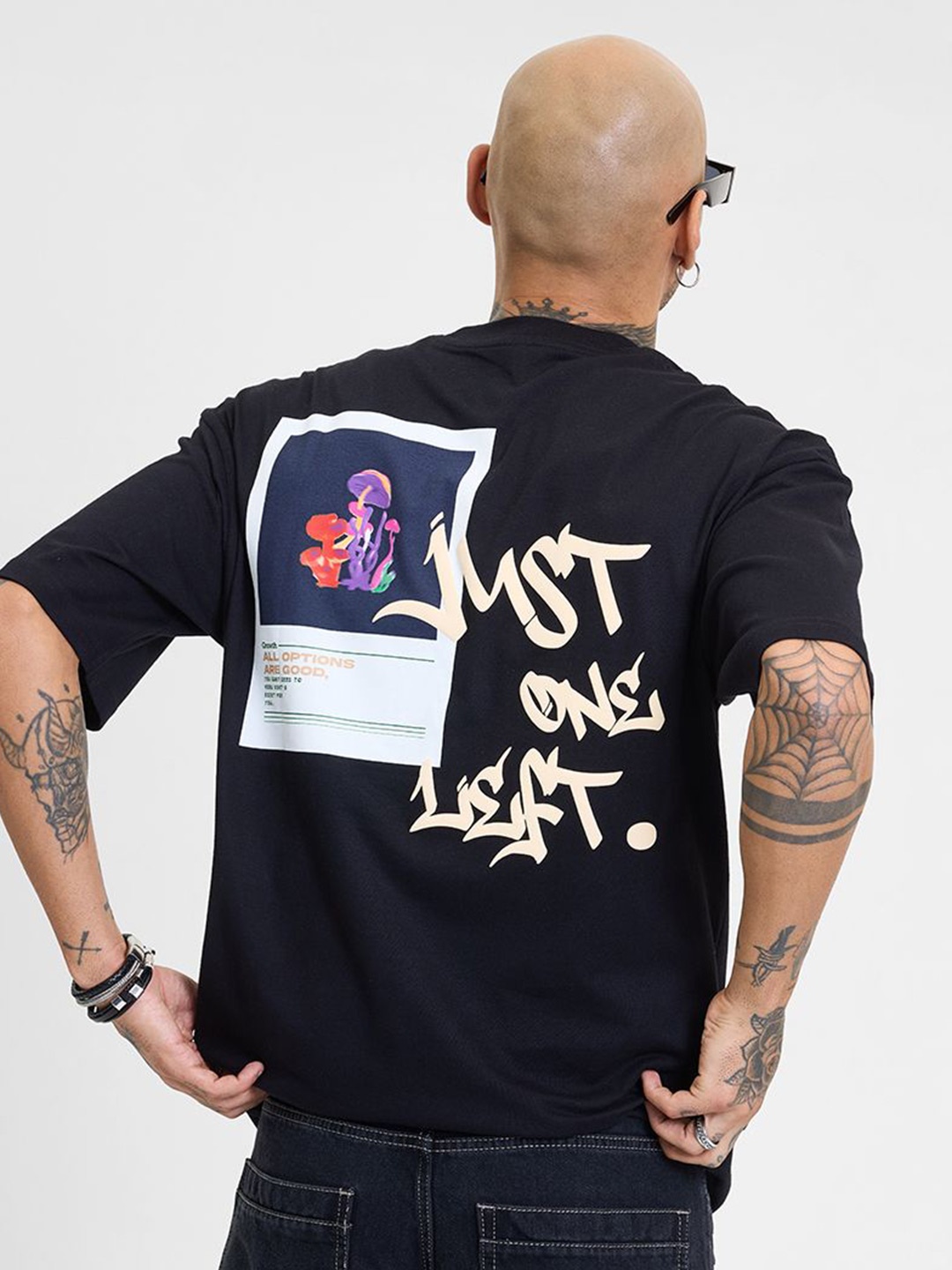 

Snitch Men Printed Drop-Shoulder Sleeves T-shirt, Black