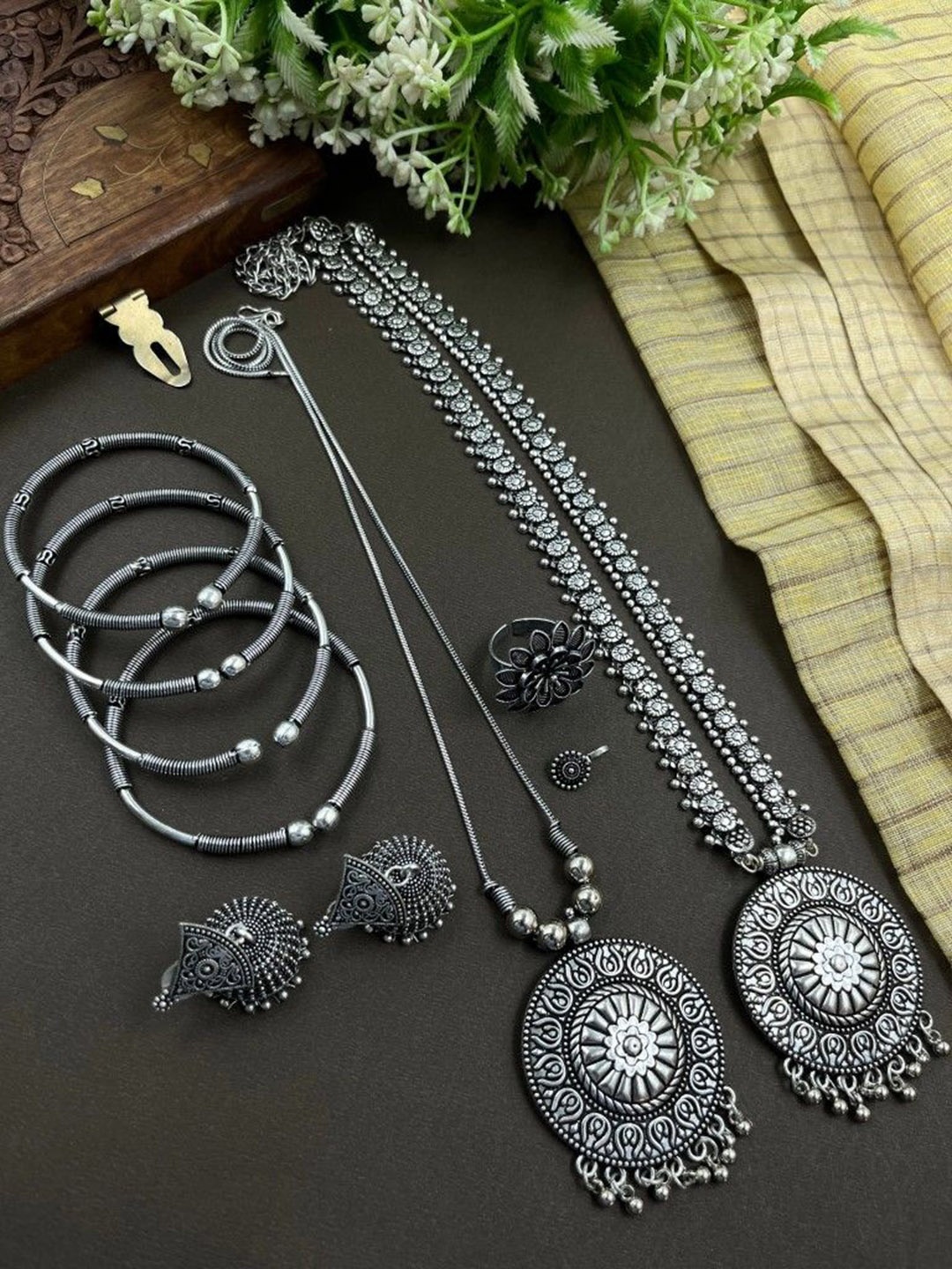 

NAMAN ARTS Silver Plated Oxidised Jewellery Set