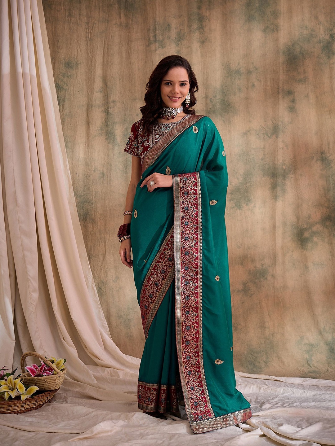 

Suha Embellished Sequinned Art Silk Ready to Wear Saree, Green