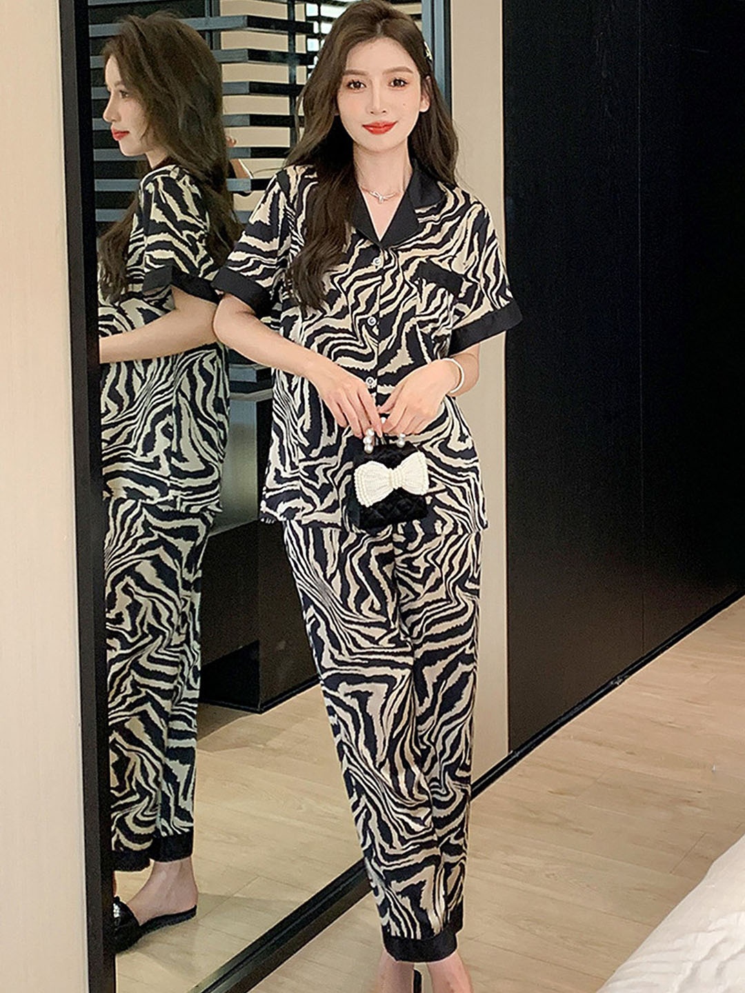 

LULU & SKY Women Animal Printed Night suit, Black