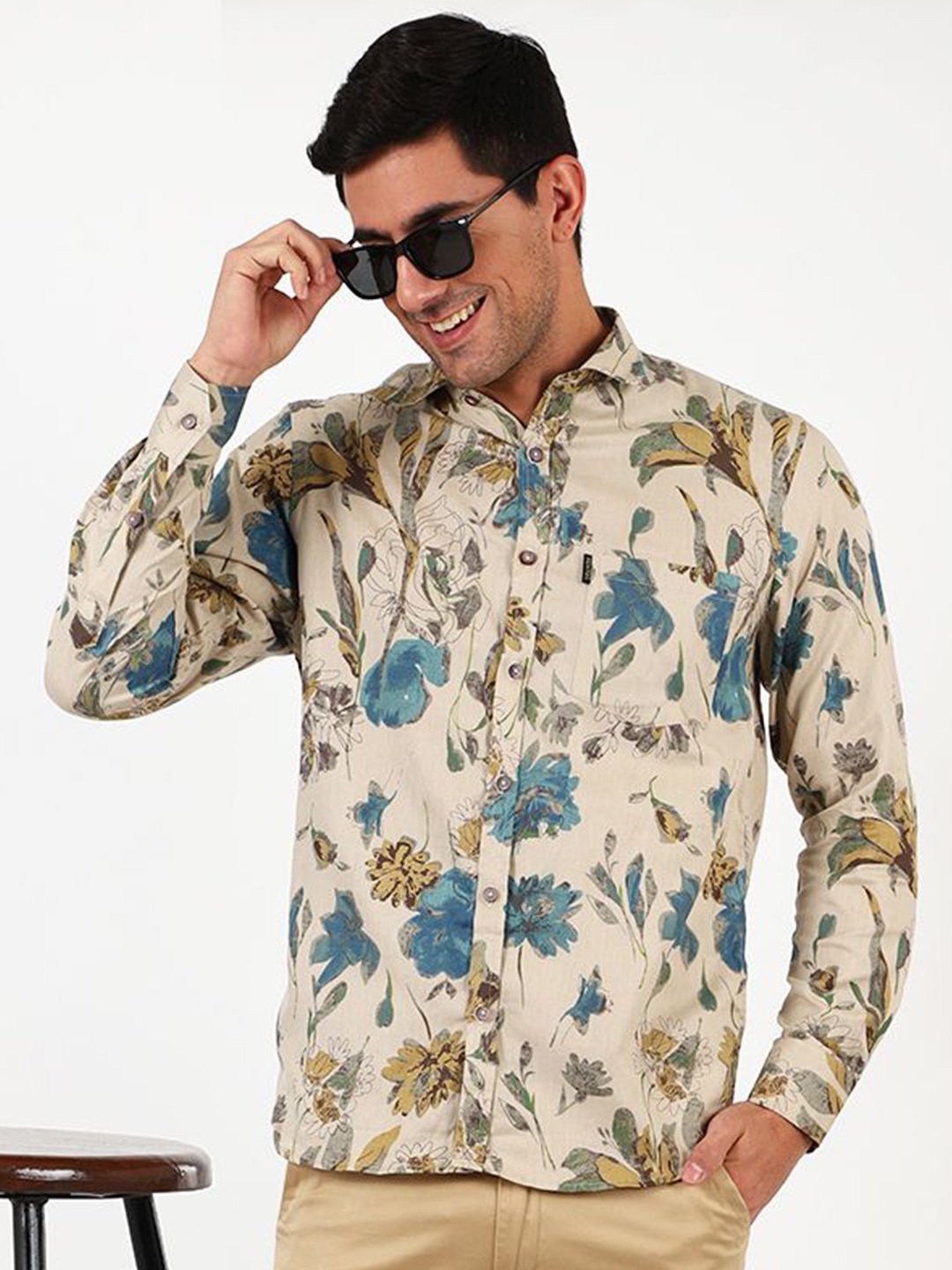 

MENTOOS Men Classic Floral Opaque Printed Casual Shirt, Off white