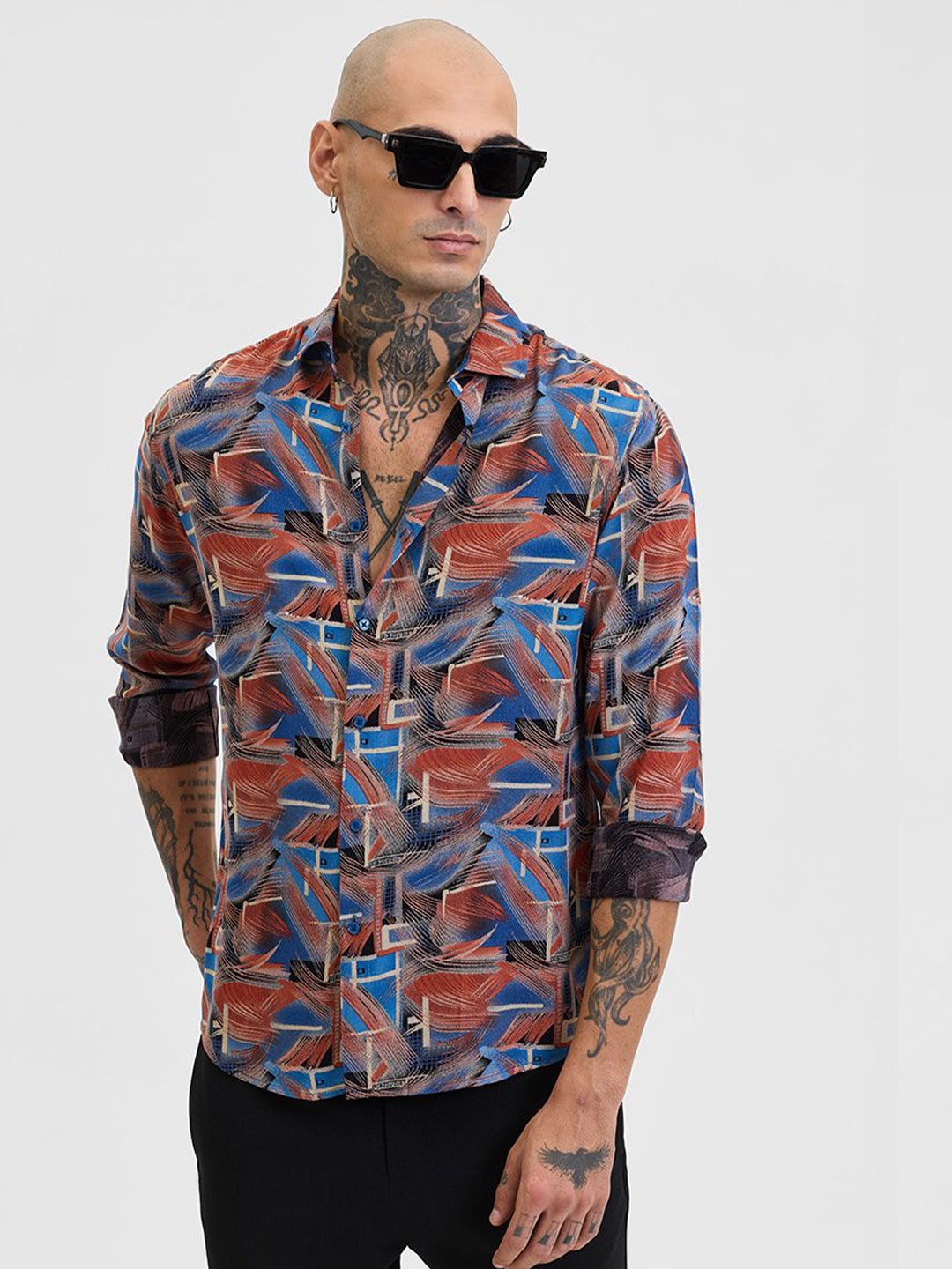 

Snitch Men Smart Slim Fit Opaque Printed Casual Shirt, Red