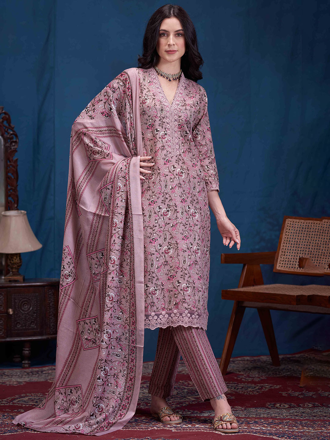 

Anouk Women Floral Printed Regular Patchwork Pure Cotton Kurta with Trousers & With Dupatta, Pink