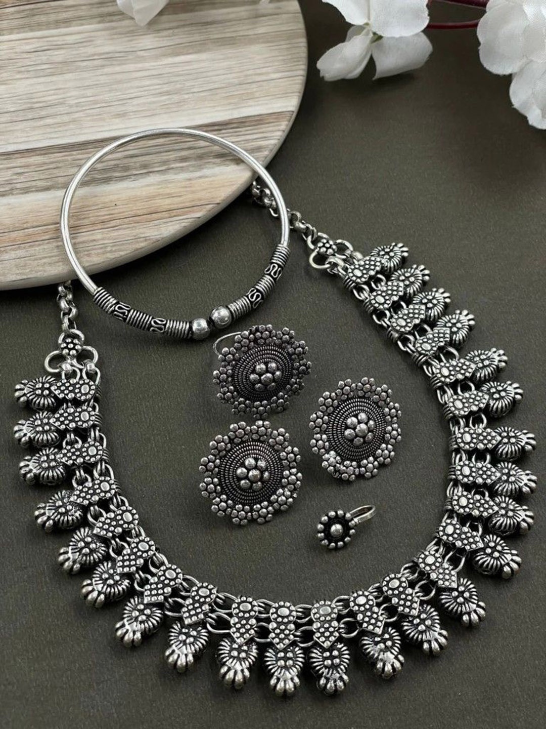 

NAMAN ARTS Mouni Silver-Plated Oxidised Choker Necklace Jewellery Set