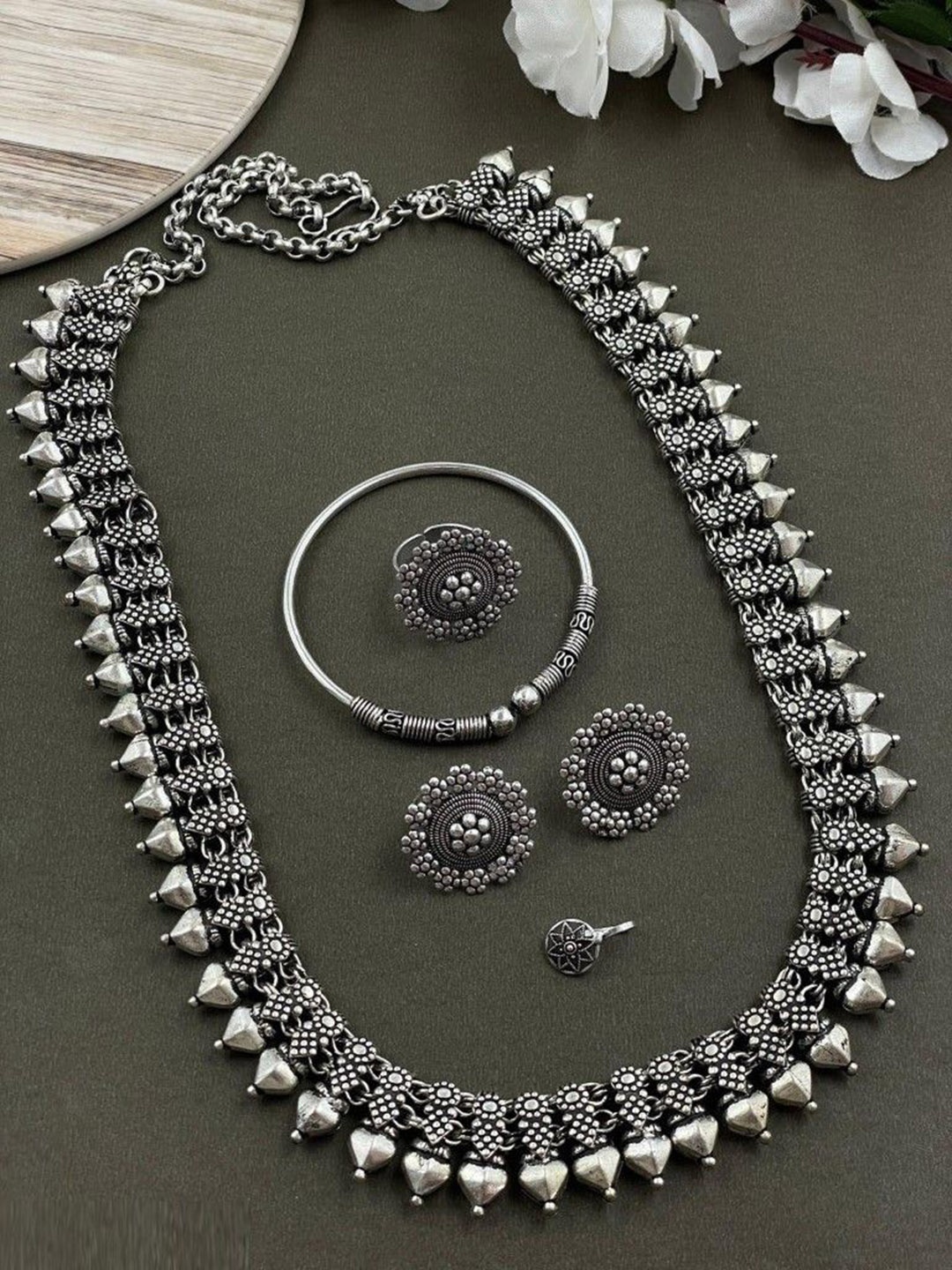 

NAMAN ARTS Keya Silver Plated Oxidised Heram Jewellery Set