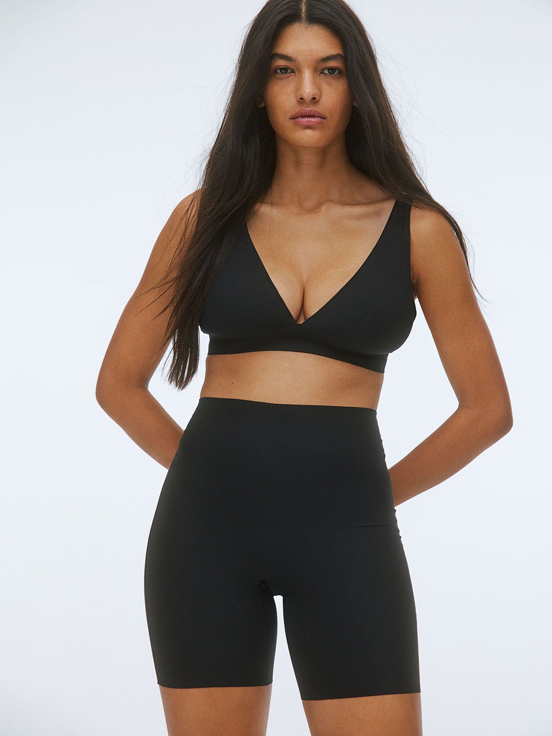 

H&M Women Medium Shape Push-up bikers, Black