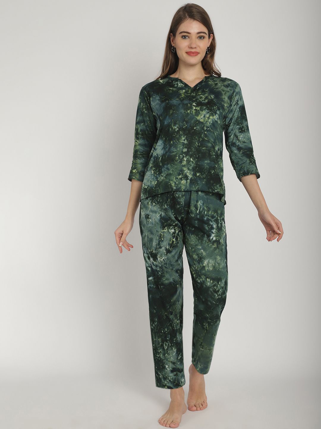 

Blissence Women Printed Night suit, Green