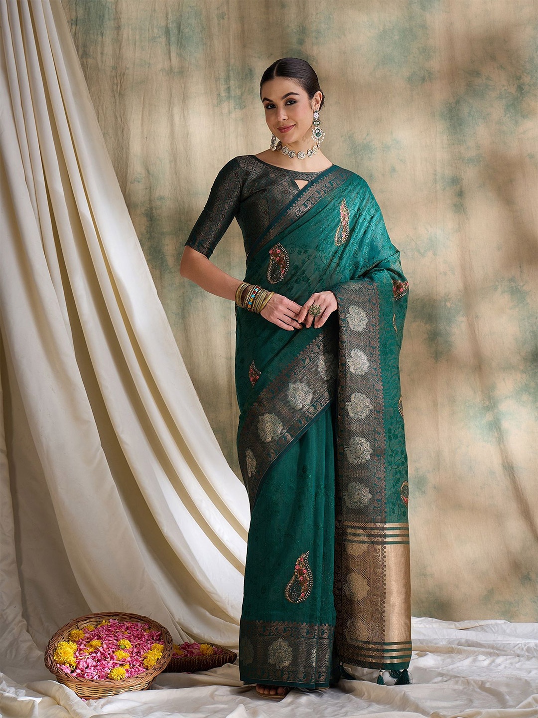 

Suha Embellished Zari Saree, Green