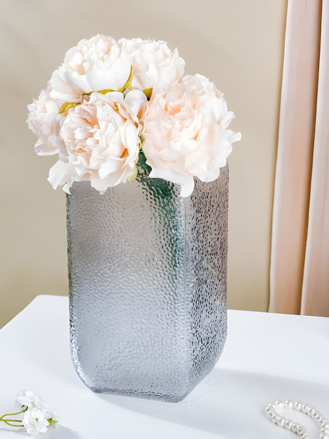 

Clovefry Grey Textured Glass FlowerVase