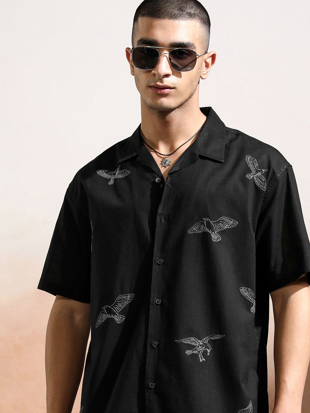 

HIGHLANDER Men Animal Opaque Casual Shirt, Black