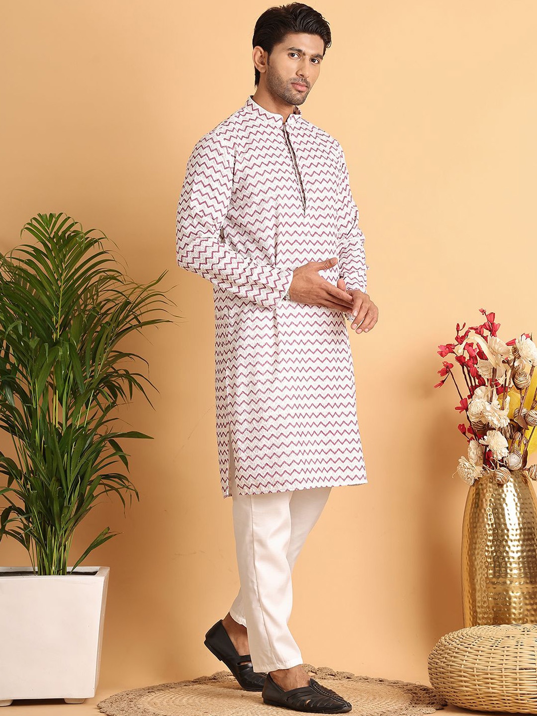 

Anouk Men Leheriya Embroidered Regular Thread Work Kurta with Pyjamas, Off white