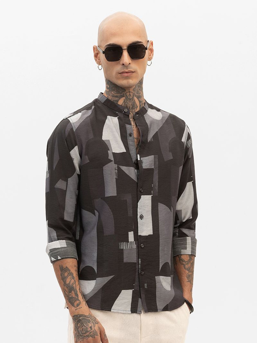 

Snitch Men Smart Slim Fit Opaque Printed Casual Shirt, Black