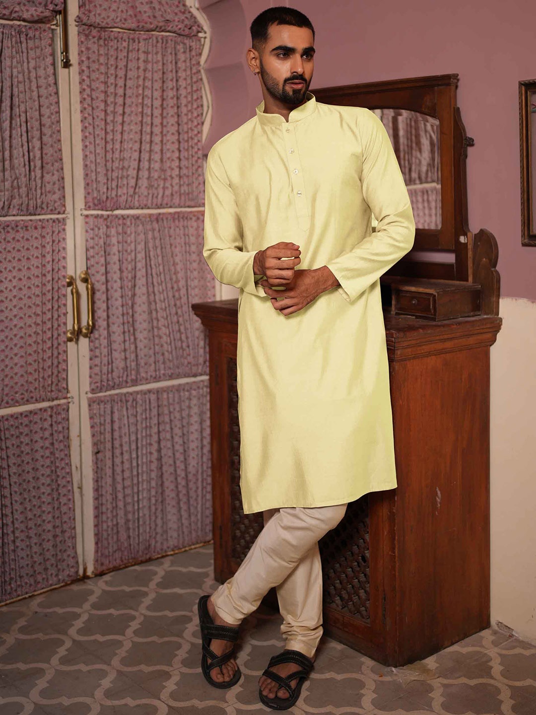 

Ethnic India Men Kurta, Yellow