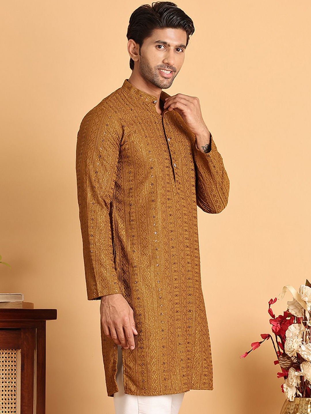 

Jompers Men Geometric Embroidered Sequinned Kurta, Mustard