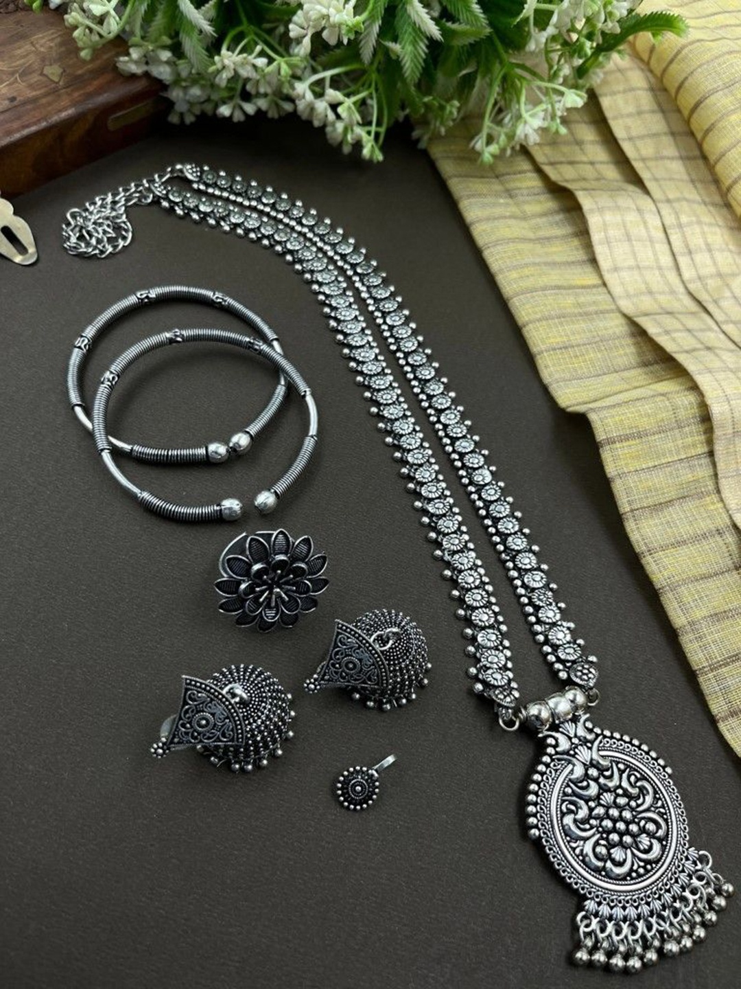 

NAMAN ARTS Silver Plated Oxidised Jewellery Set