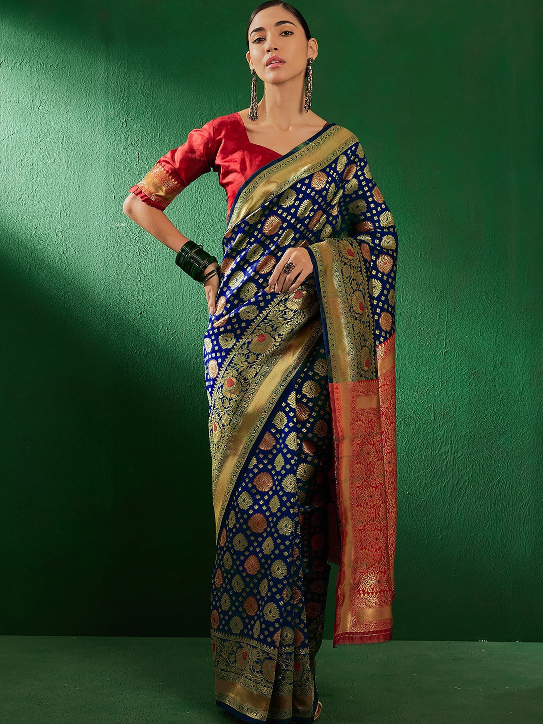 

Suha Woven Design Zari Art Silk Banarasi Saree, Navy blue