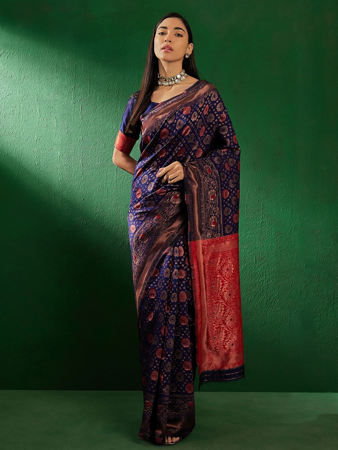 

Suha Woven Design Zari Art Silk Banarasi Saree, Navy blue