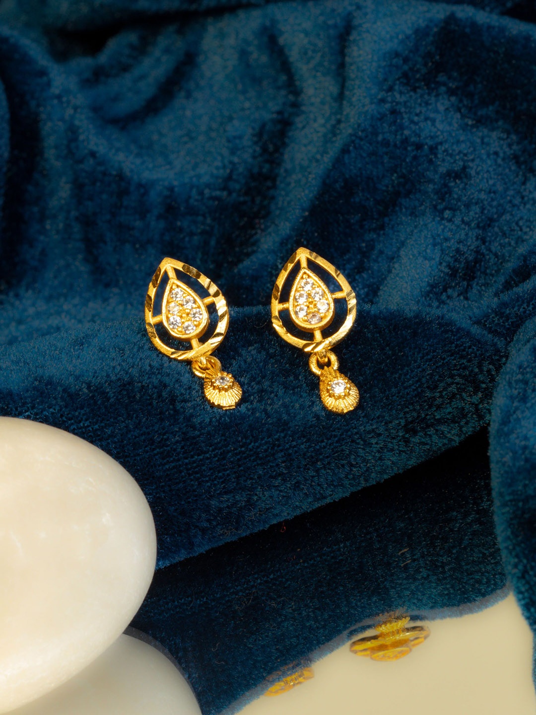 

GOLD CASH Classic Studs Earrings