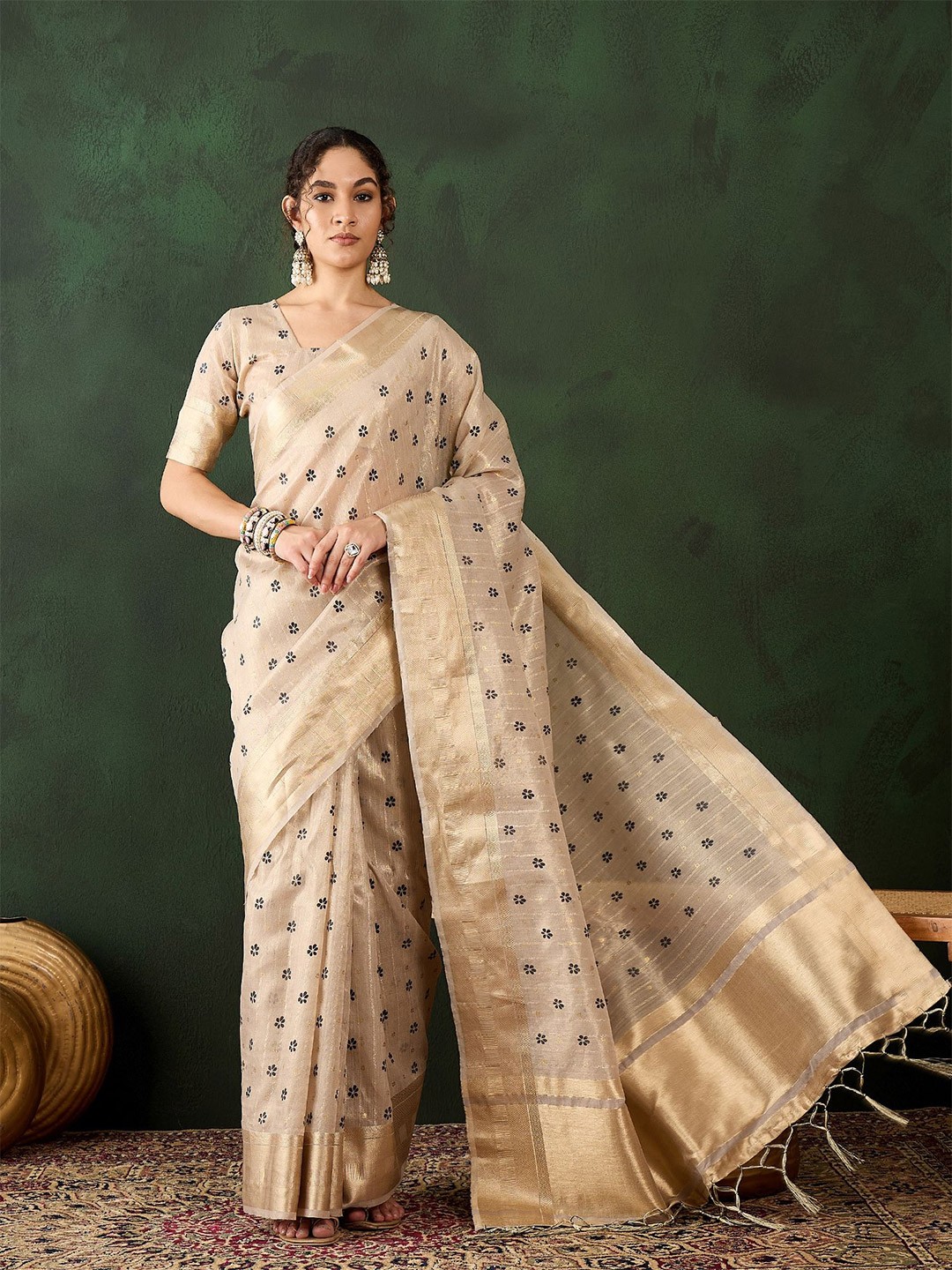 

Suha Floral Zari Organza Saree, Beige