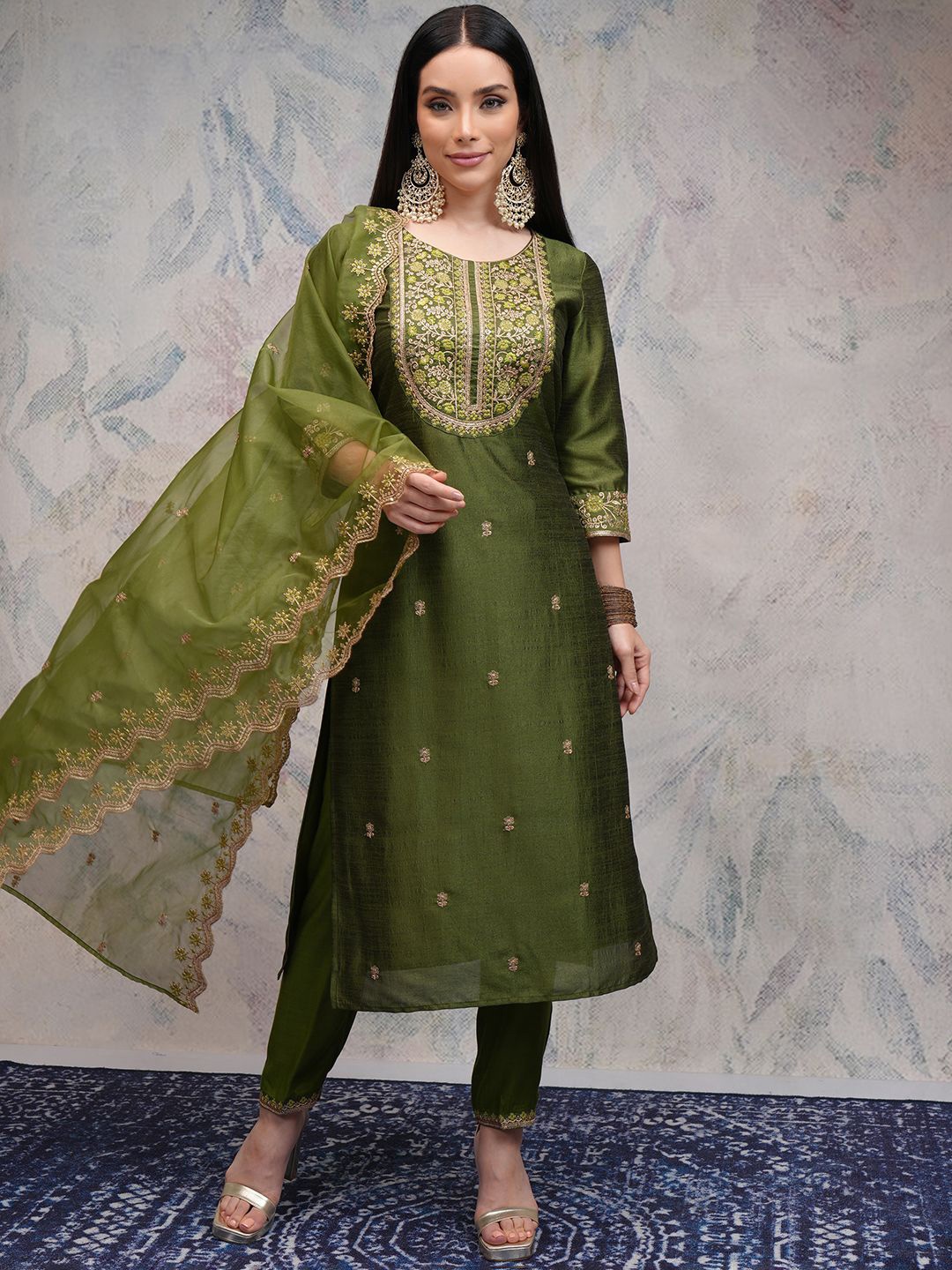 

Vishudh Women Floral Embroidered Regular Sequinned Kurta with Trousers & With Dupatta, Green