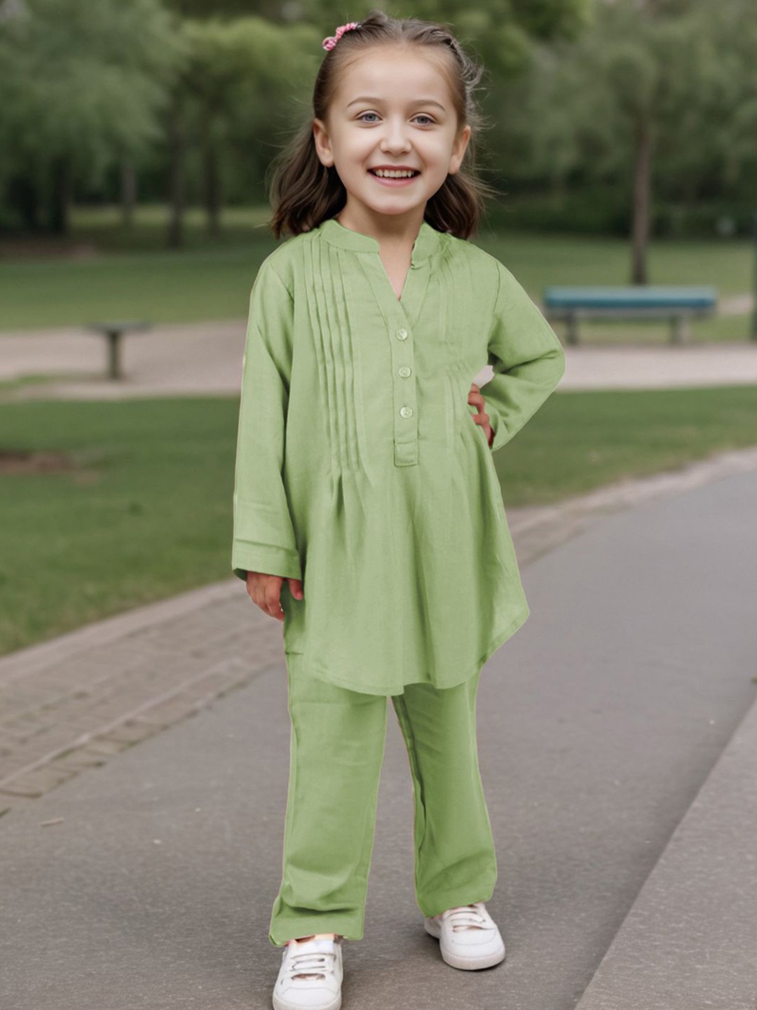 

INCLUD Girls Top with Trousers, Green