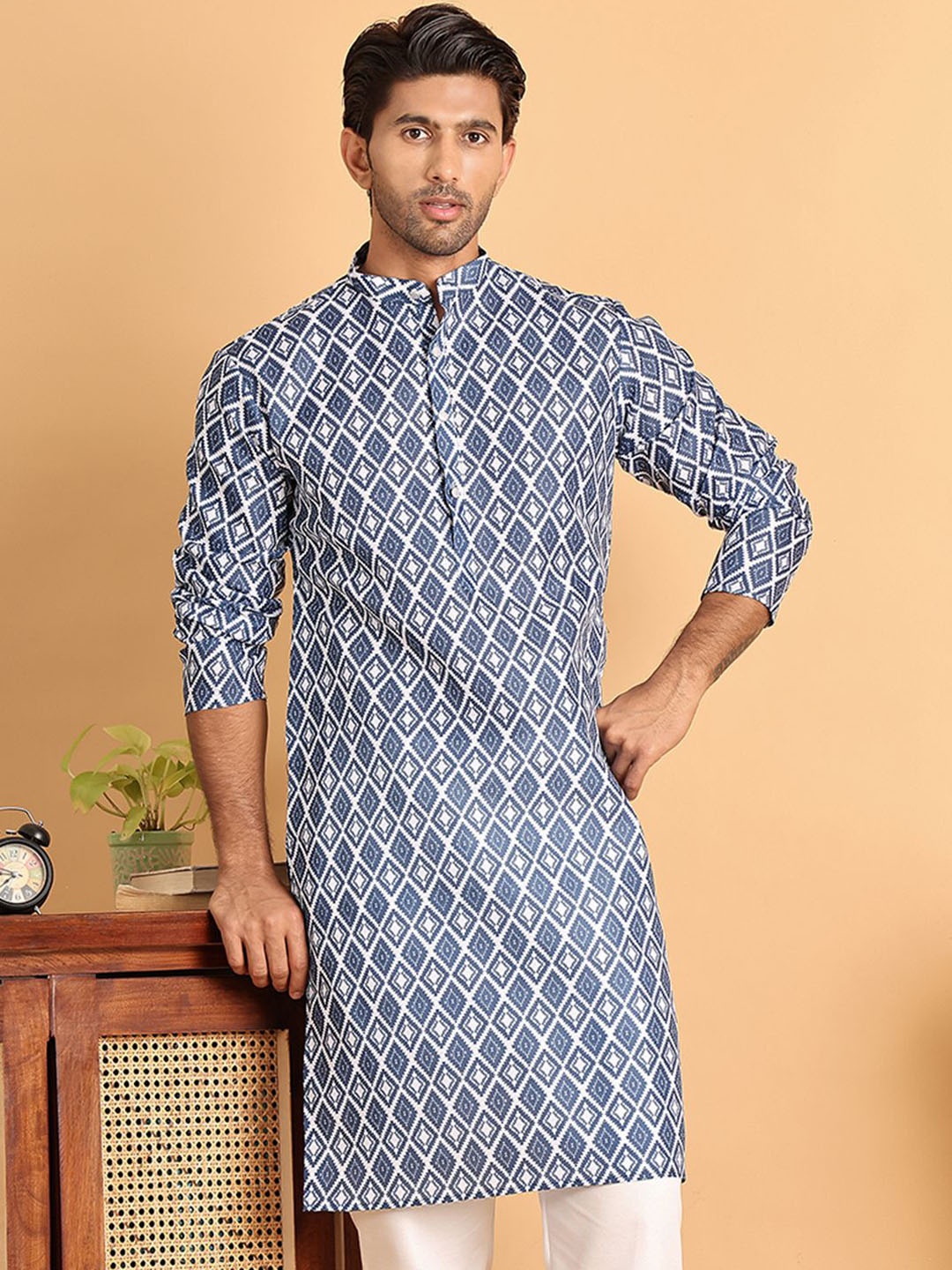 

Anouk Men Geometric Printed Kurta, Blue