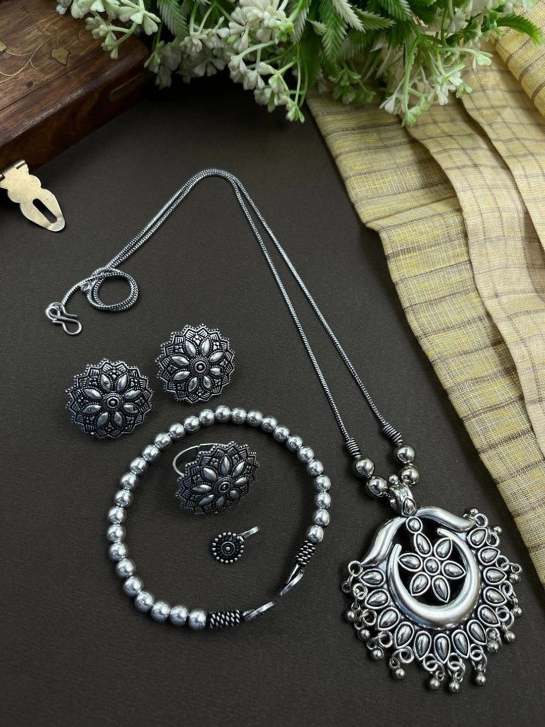 

NAMAN ARTS Mahek Silver Plated Oxidised Jewellery Set