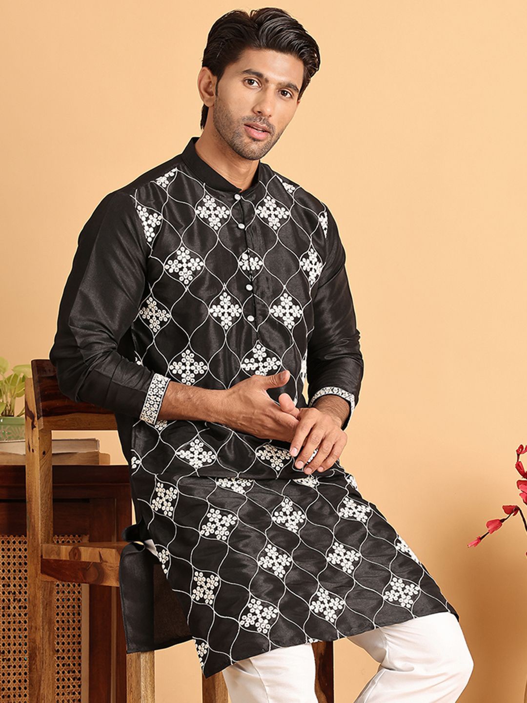 

Anouk Men Floral Embroidered Chikankari Kurta, Black