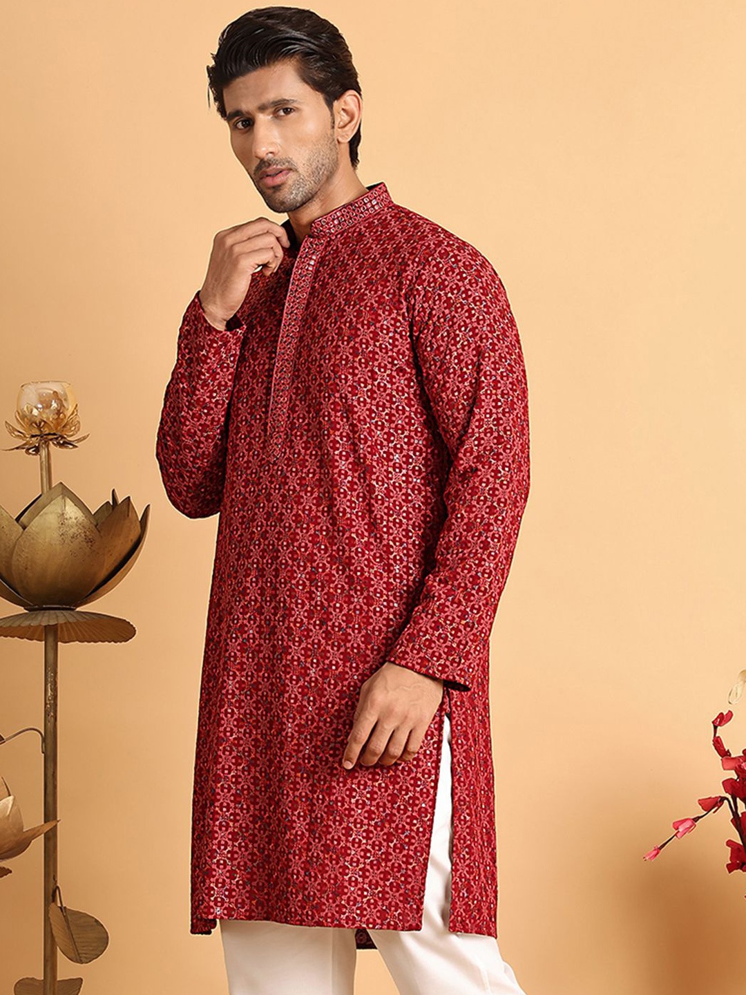 

Anouk Men Geometric Embroidered Chikankari Kurta, Maroon