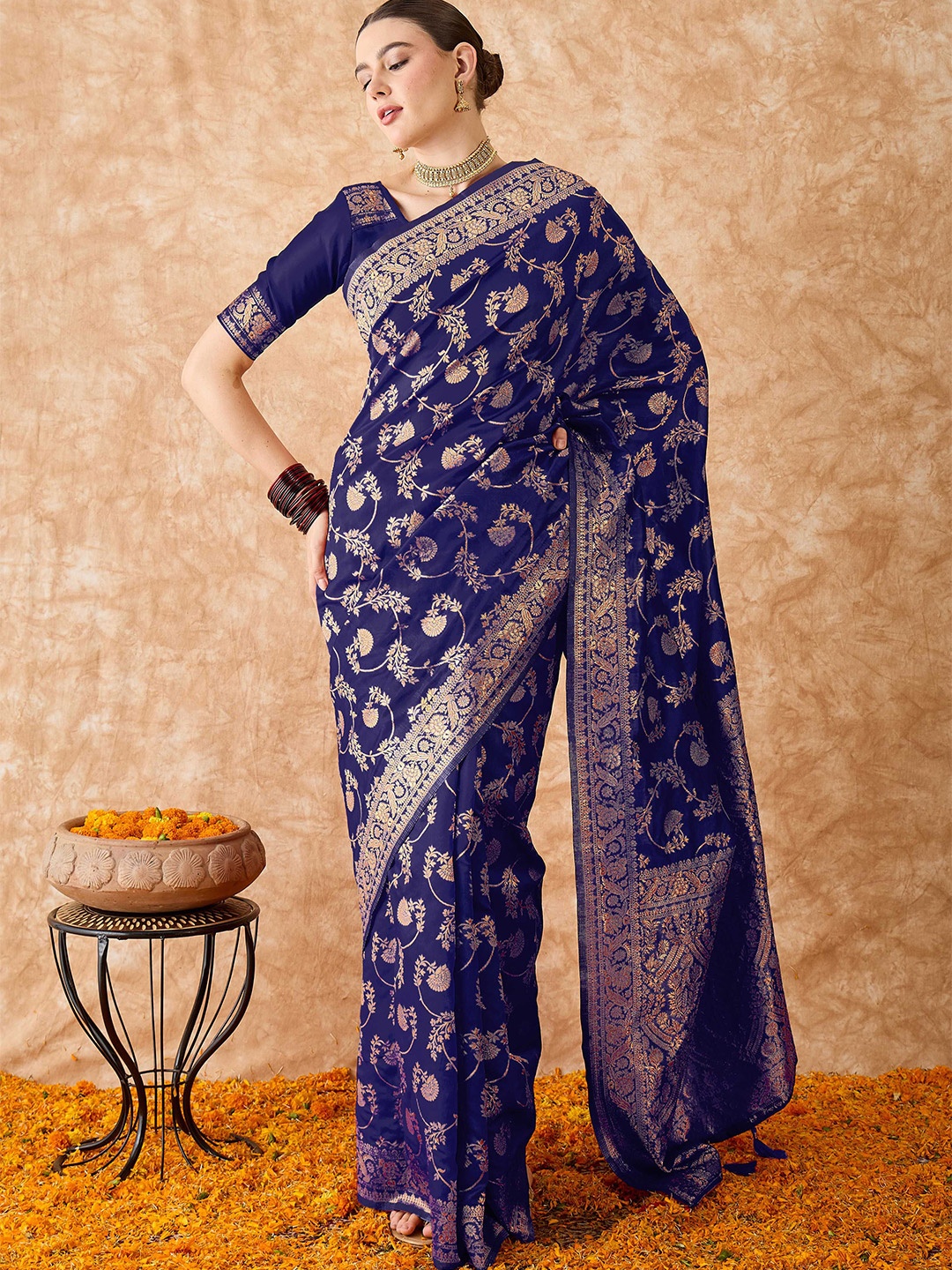 

Suha Ethnic Motifs Zari Art Silk Banarasi Saree, Navy blue