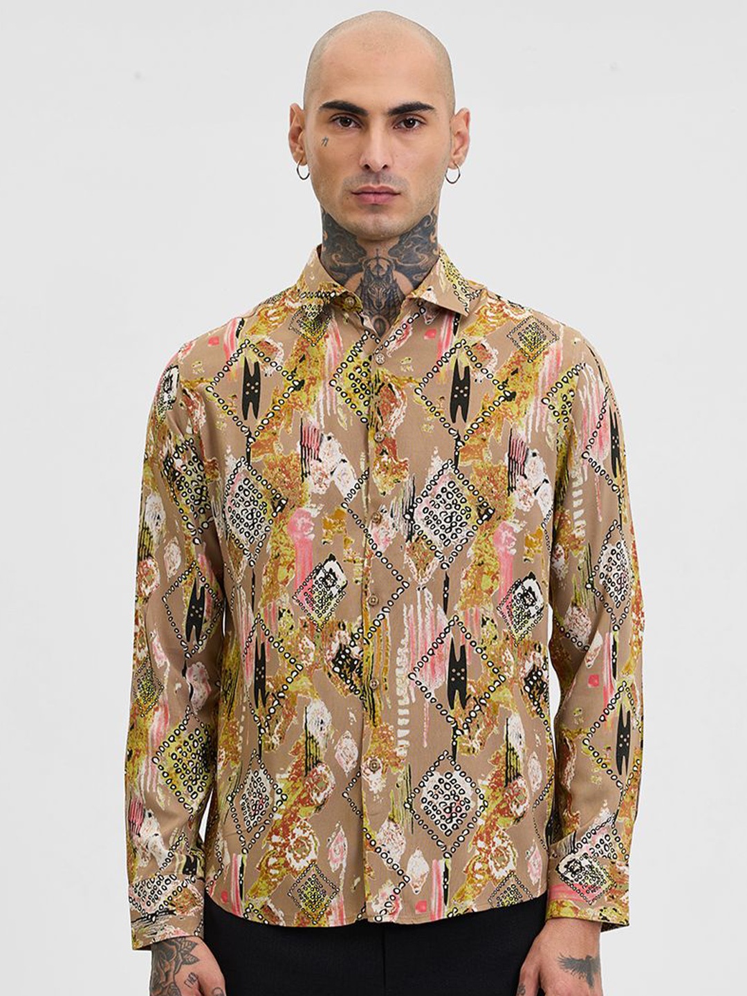 

Snitch Men Smart Slim Fit Opaque Printed Casual Shirt, Beige